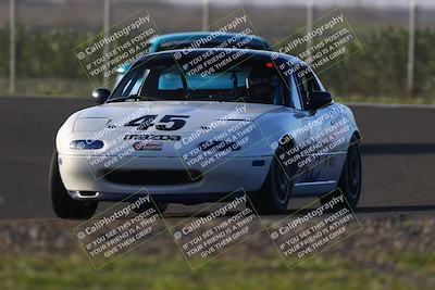 media/Jan-18-2026-CalClub SCCA (Sun) [[8bc6468723]]/Group 7 Race/Turn 1/